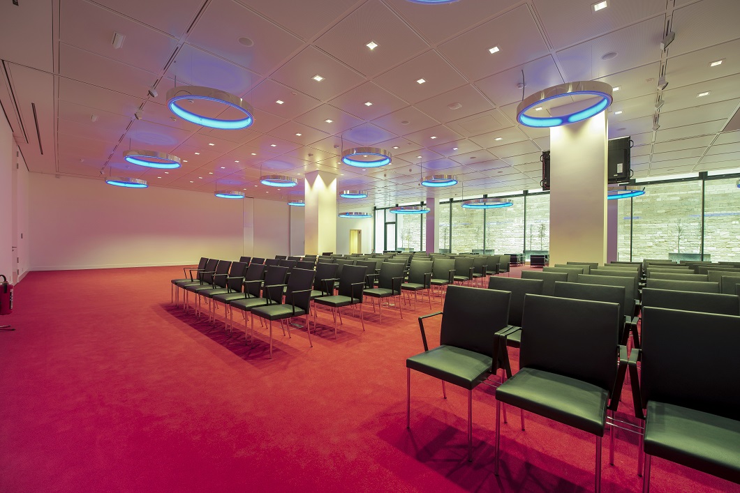 Ковровое покрытие в конференц-зале